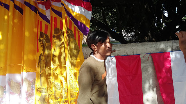 Songsong 17 Agustus, Pedagang Umbul-umbul Raup Keuntungan