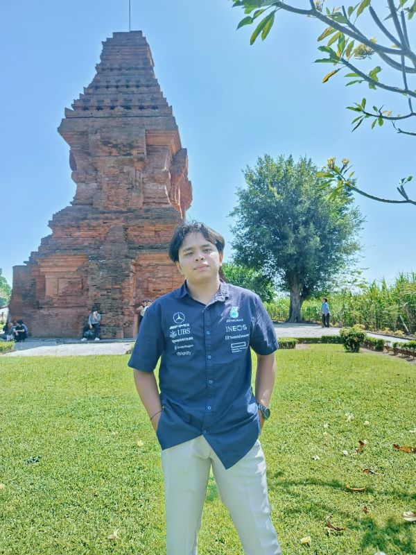 Pahlawan atau Korban Sejarah? Konstruksi Tokoh Minke sebagai Agen Sejarah dalam Perspektif Metahistory dan Naratologi